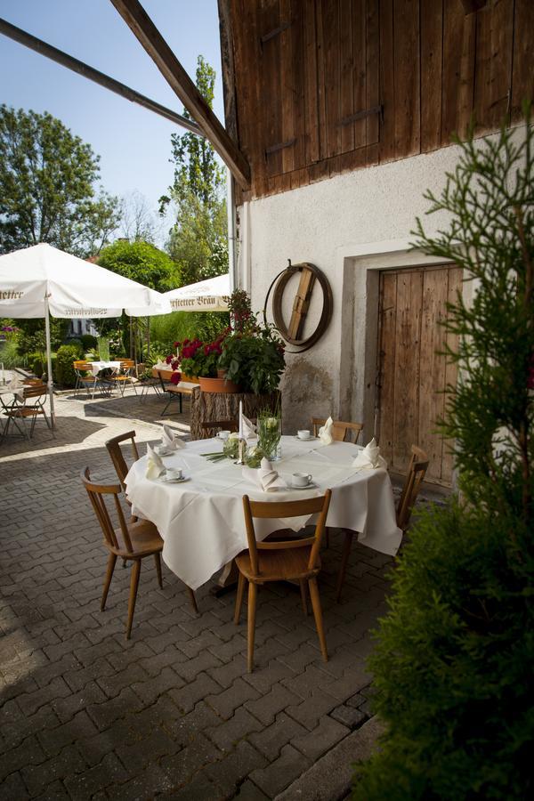 Hotel Wirtshaus Am Schloss Aicha vorm Wald Kültér fotó