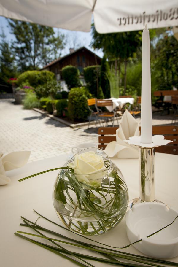 Hotel Wirtshaus Am Schloss Aicha vorm Wald Kültér fotó