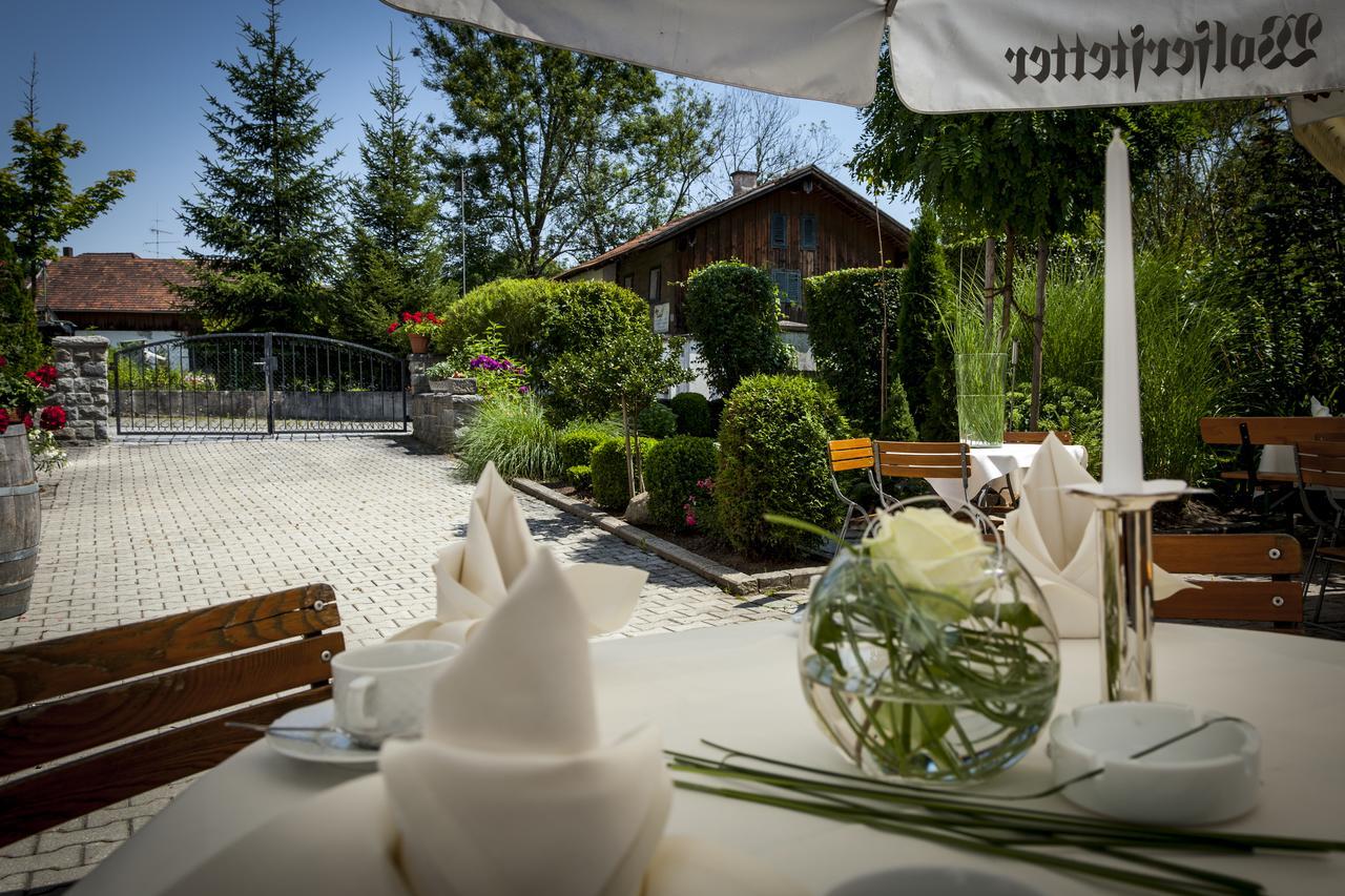 Hotel Wirtshaus Am Schloss Aicha vorm Wald Kültér fotó